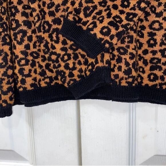 Eyeshadow Cheetah Print Sweater(Size Small) - Picture 5 of 6